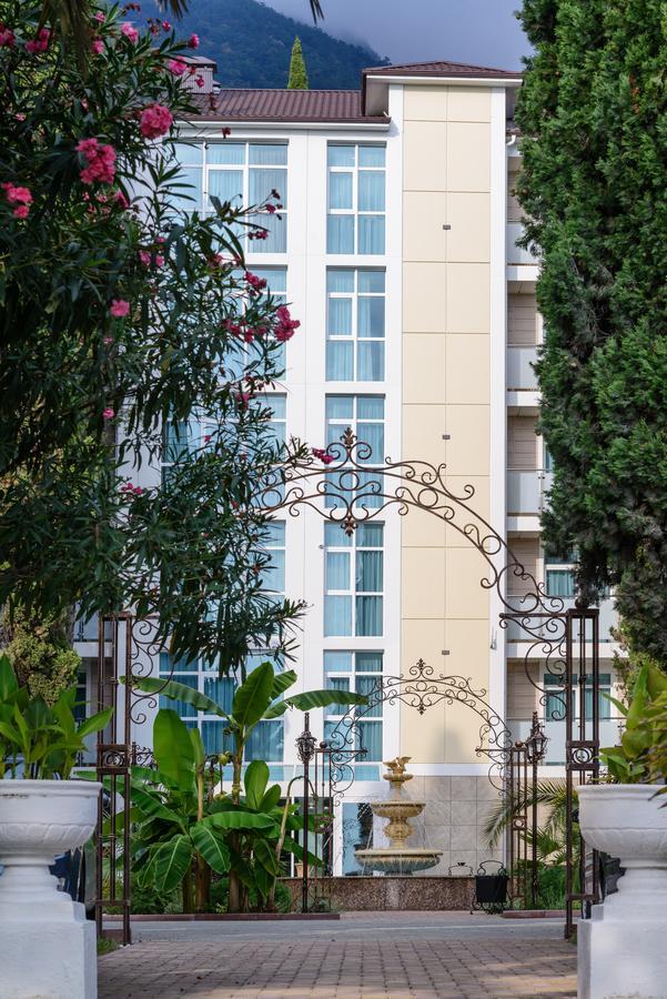 Hotel Cheluskintsev Gagry Exterior photo