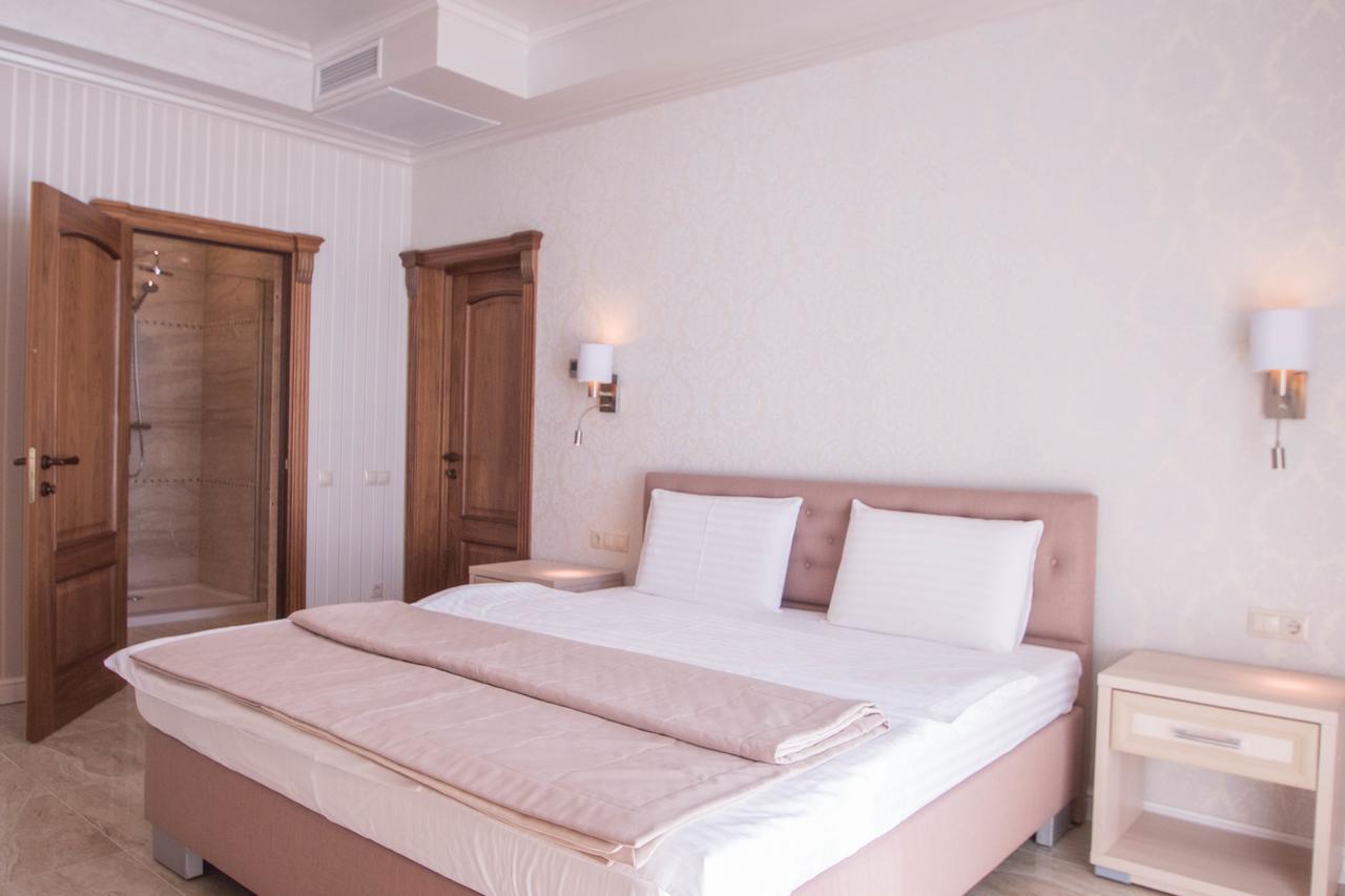 Hotel Cheluskintsev Gagry Exterior photo