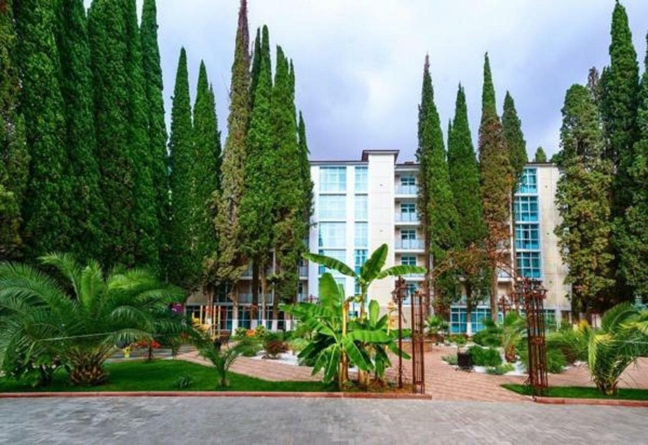 Hotel Cheluskintsev Gagry Exterior photo