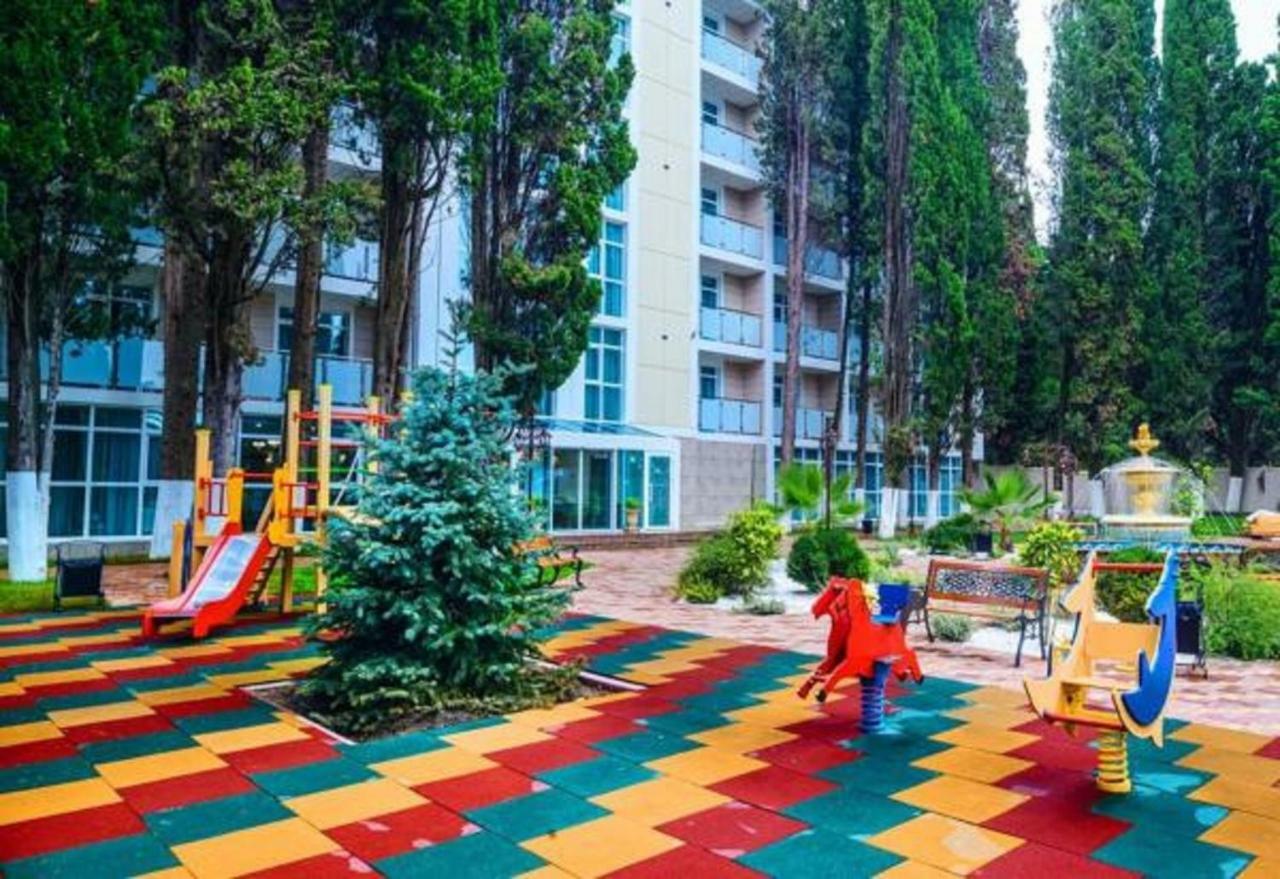 Hotel Cheluskintsev Gagry Exterior photo
