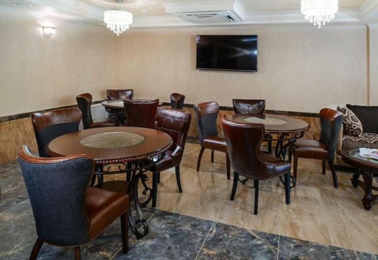 Hotel Cheluskintsev Gagry Exterior photo